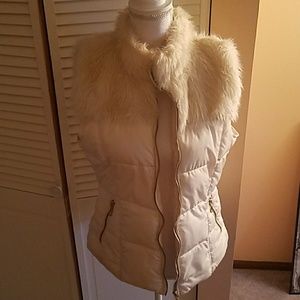Women puffy vest
